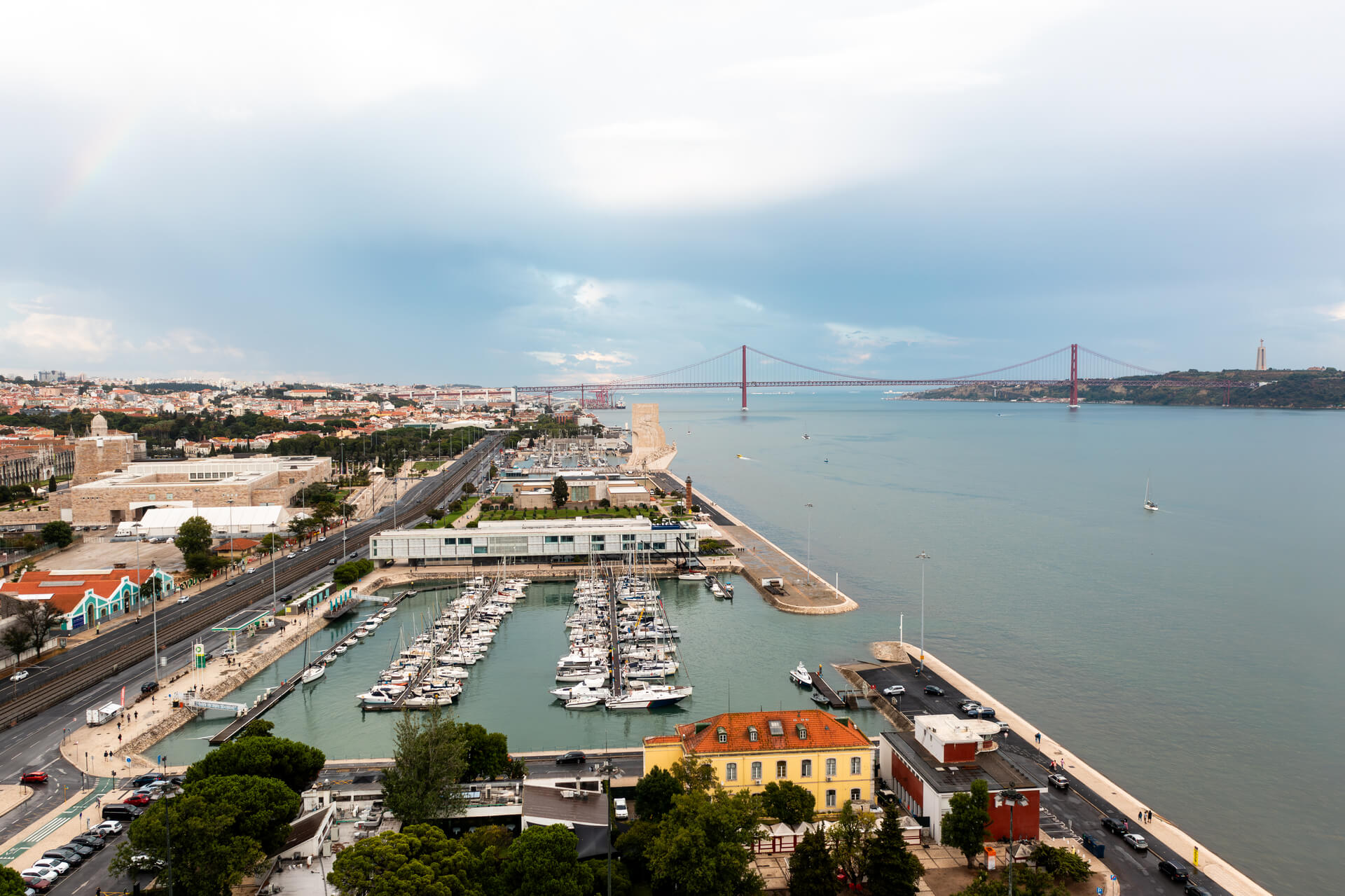 Lisbon Full Day Tour – up to 6 people