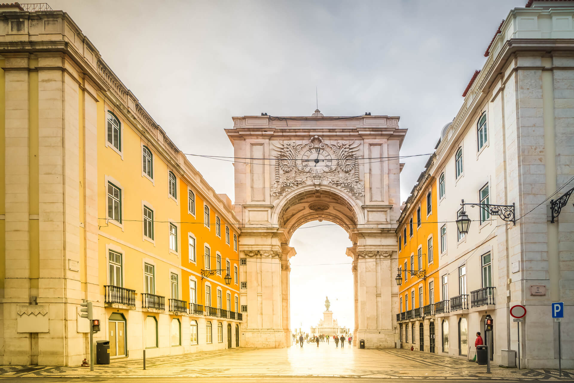 Lisbon Full Day Tour – up to 6 people